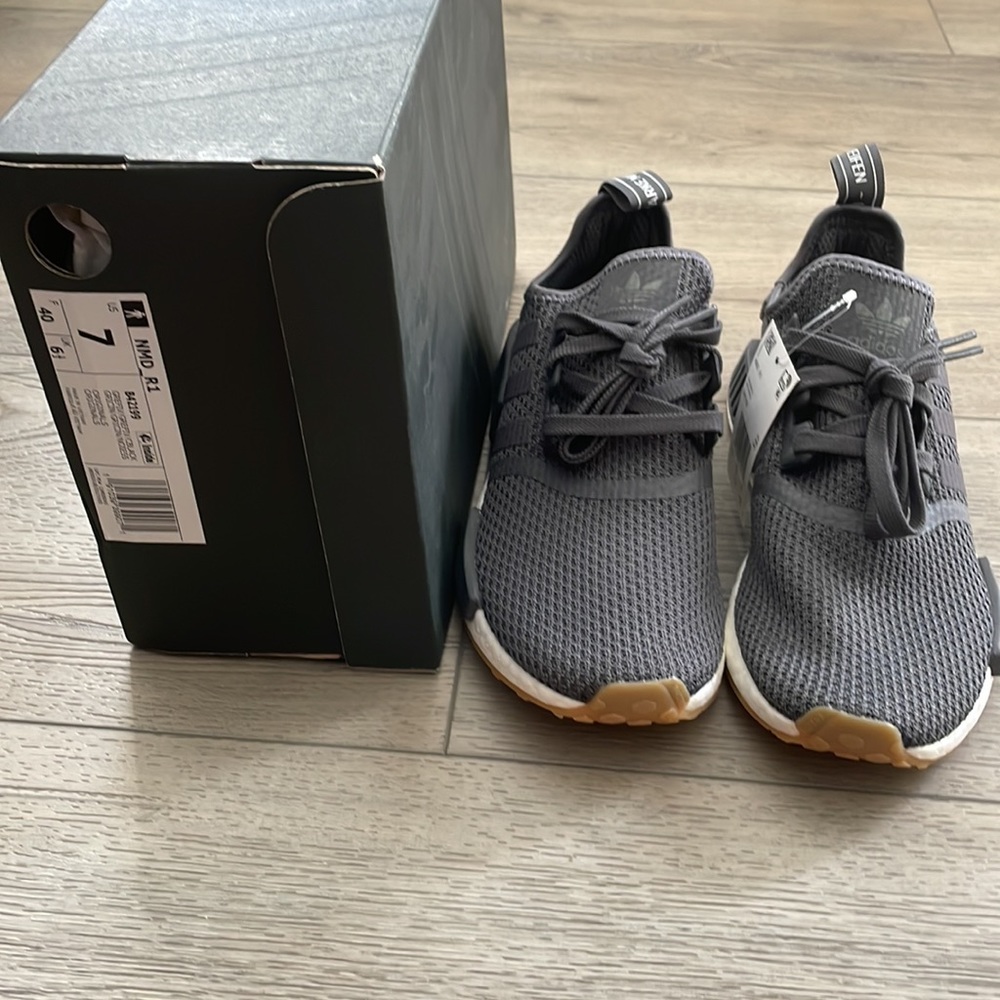 ADIDAS NMD R1 "GUM SOLE" Gray - Picture 13 of 16